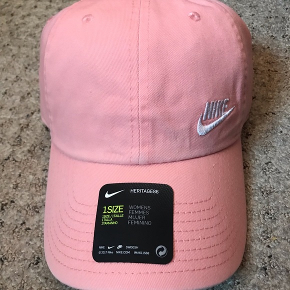 Nike Women’s Hat - Picture 1 of 3